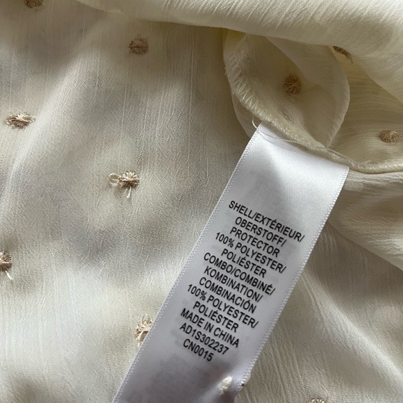 NWT Women’s Small Adrianna Papell Y Placket Button Up 3D Flower Blouse. - Picture 6 of 10